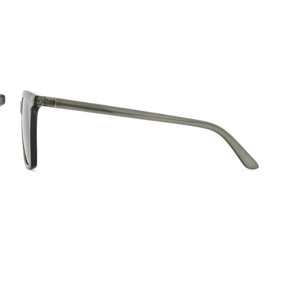 NWT. DOT DASH VIVA GREY CLASSIC FRAME SUNGLASSES - Picture 3 of 3